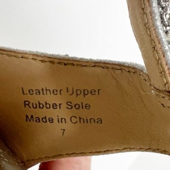 BADGLEY MISCHKA Terry II Wedge Sandals Rhinestone Embellished Silver Womens US 7 - Picture 11 of 15